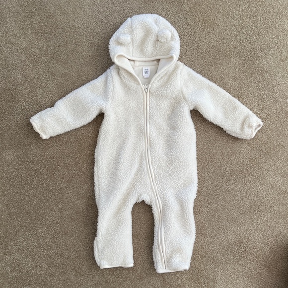 Gap baby bear bunting suit size 6-12 months - Picture 1 of 2